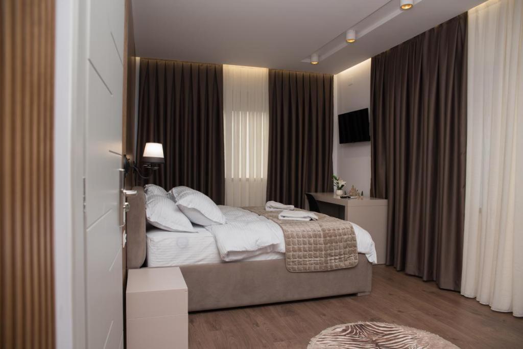 Vila Muslli Korce Ngoại thất bức ảnh